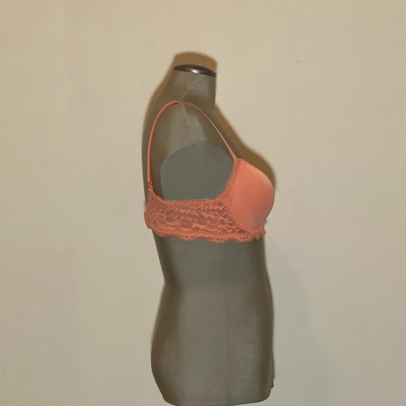 Victoria Secret Lacey Bra - Picture 2 of 2